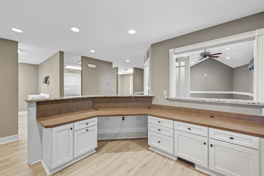 More Photos Of 224 Shallowford Rd NW, Gainesville Medical For Lease