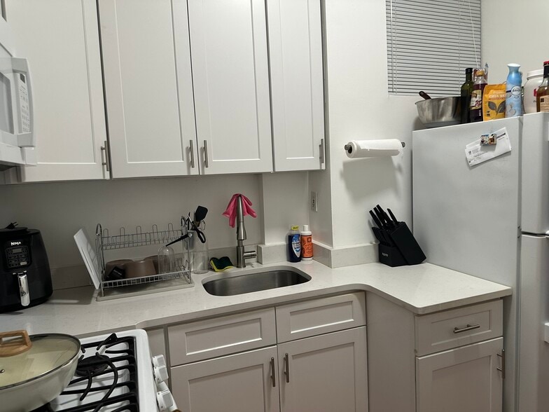 More Photos Of 3060 Steinway St, Astoria Storefront Retail Office For Sale