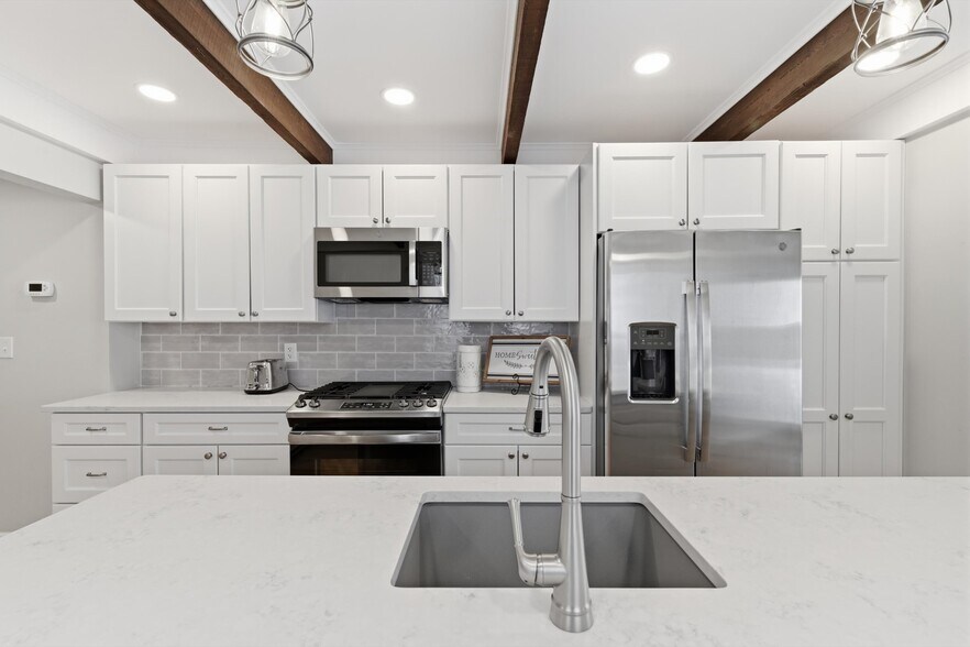 More Photos Of 149 Union Ave, Saratoga Springs Hospitality For Sale