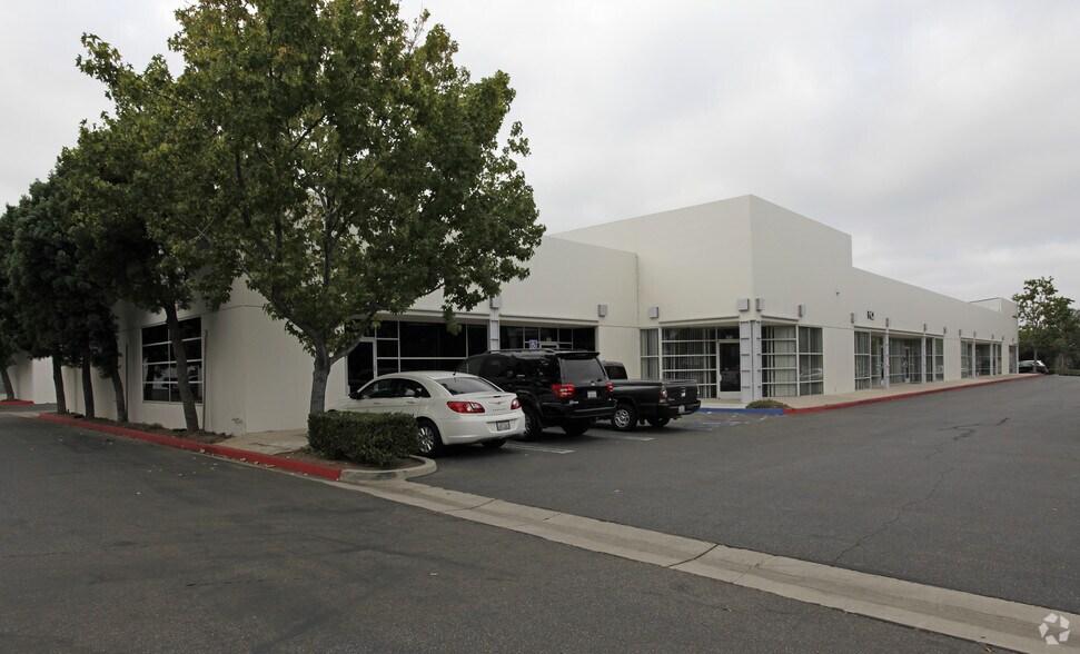 More Photos Of 30 Hughes, Irvine Light Manufacturing For Lease
