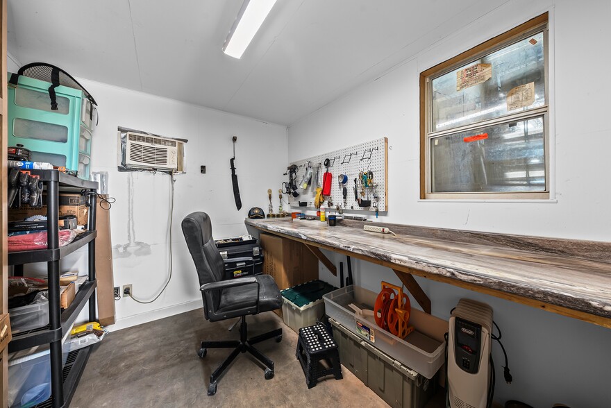More Photos Of 2330 Bruner Ln, Fort Myers Warehouse For Sale