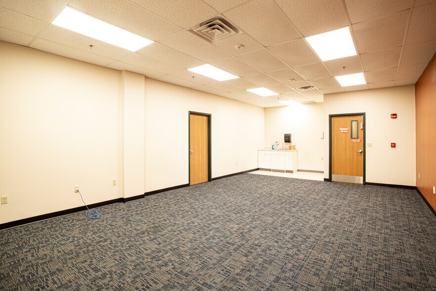 More Photos Of 139 S Main St, Fall River Office For Sale