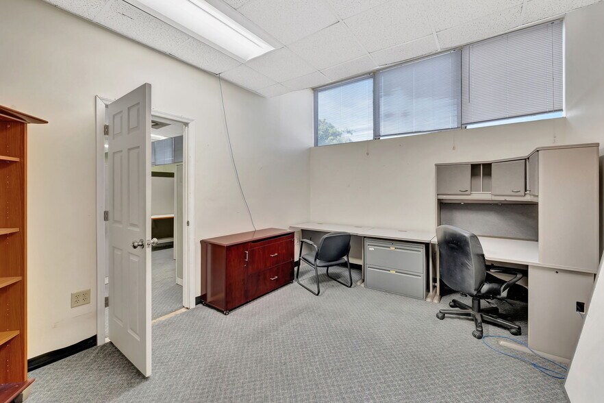 More Photos Of 1500 N Powerline Rd, Pompano Beach Warehouse For Sale