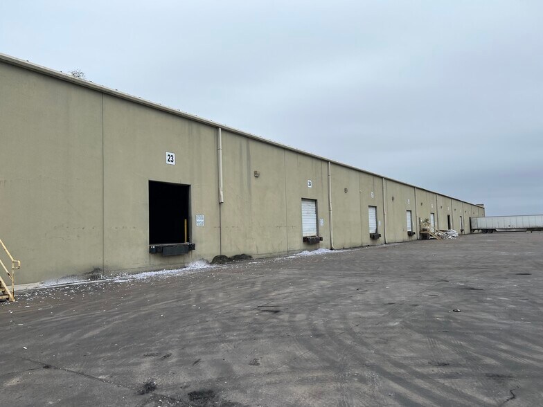 More Photos Of 8250 Ruben M Torres Blvd, Brownsville Warehouse For Lease
