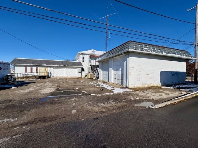 More Photos Of 325 E Washington St, Muncie Office For Sale