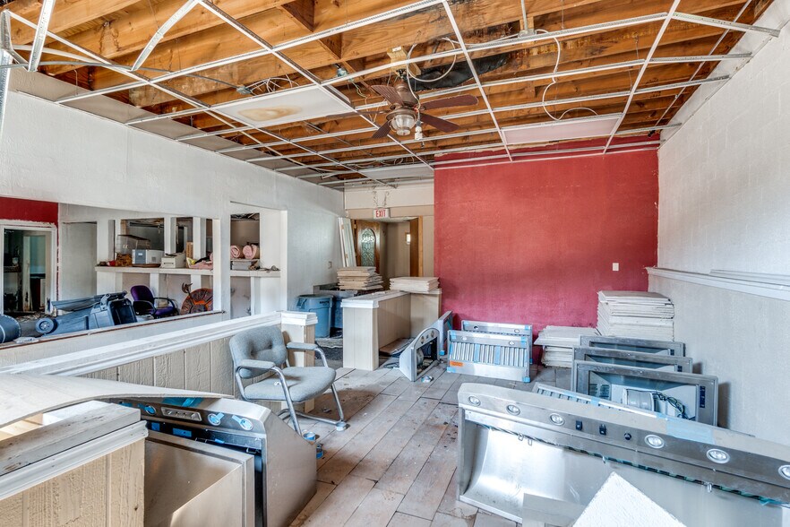 More Photos Of 1420 Martin Luther King Jr Blvd, Dallas Medical For Sale