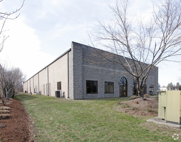 More Photos Of 34 Patria Rd, South Windsor Flex For Lease