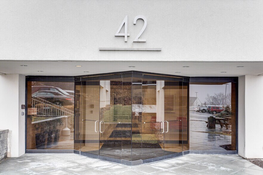 More Photos Of 42 Old Ridgebury Rd, Danbury Office For Lease