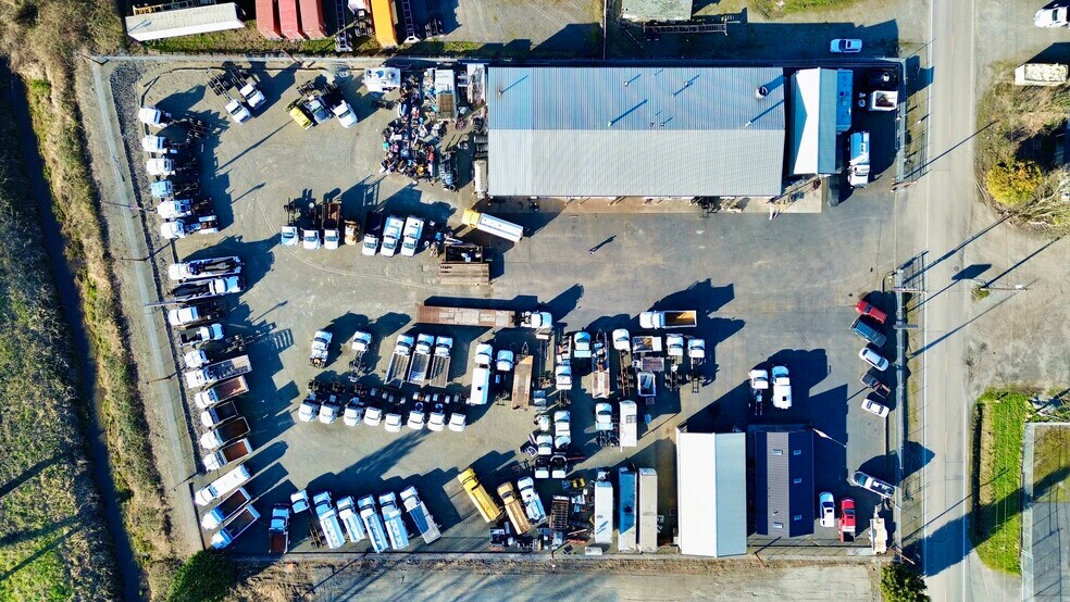 More Photos Of 1512 Thornton Ave SW, Pacific Service For Sale