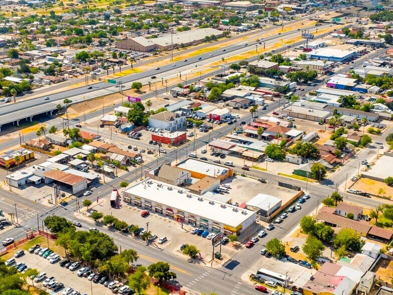 More Photos Of 1920 San Bernardo Ave, Laredo General Retail For Sale