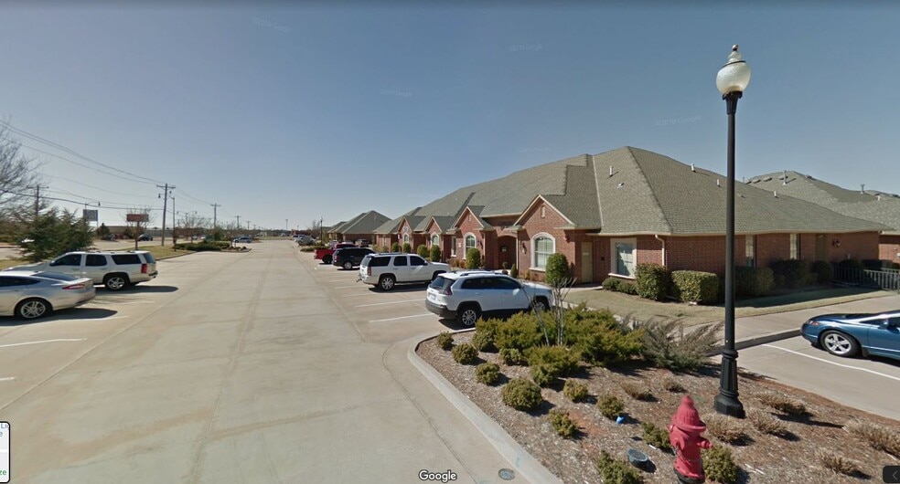 More Photos Of 1901 W 33rd St, Edmond Office For Sale