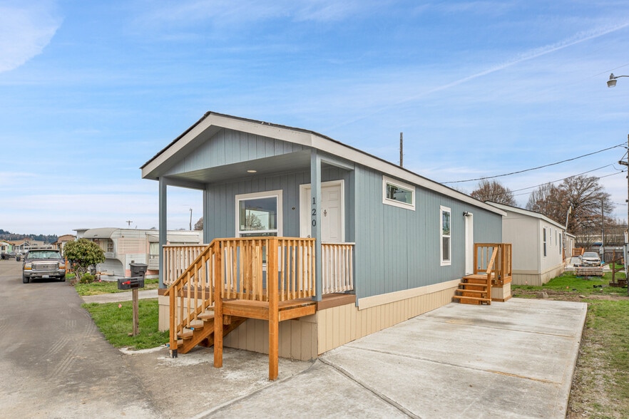 More Photos Of 1112 Tennant Way, Longview Manufactured Housing Mobile Home Park For Sale