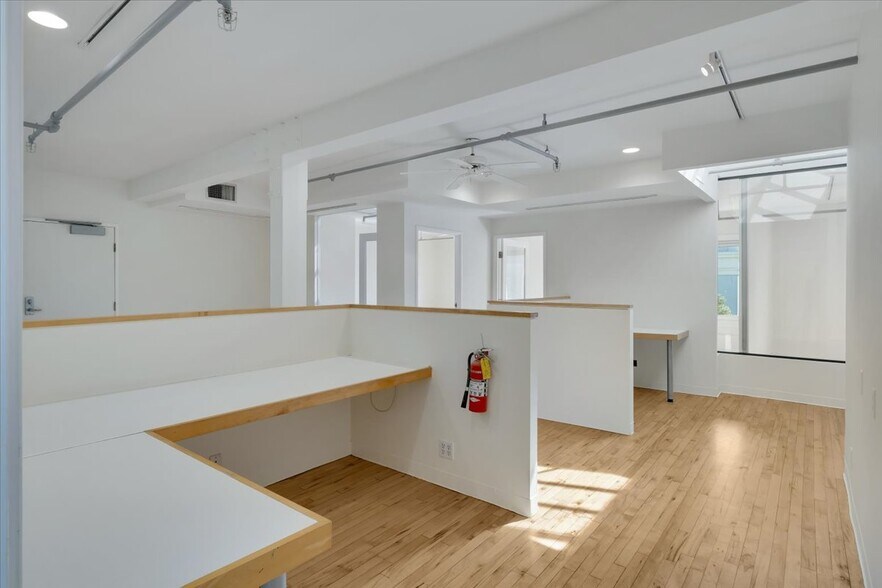 More Photos Of 2525 Main St, Santa Monica Office For Lease