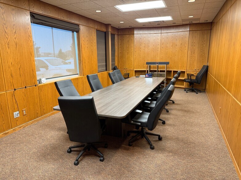 More Photos Of 3333 Landmark Cir, Lincoln Office For Lease