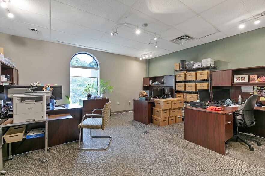More Photos Of 1506 Staples Mill Rd, Richmond Office For Sale