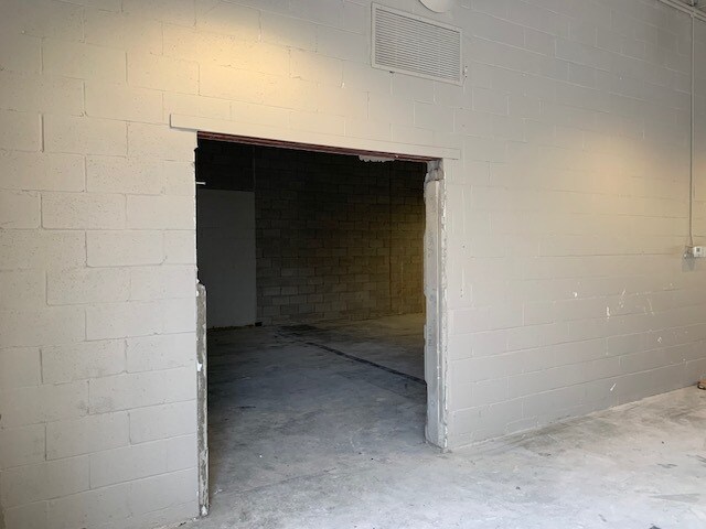 More Photos Of 2721 Markham Rd, Toronto Showroom For Lease