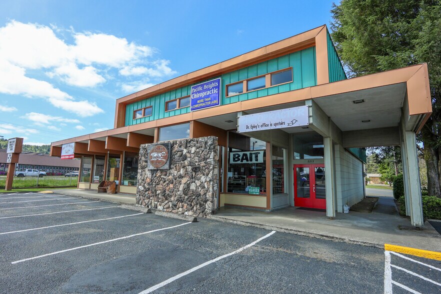 More Photos Of 2133 Winchester ave, Reedsport Freestanding For Sale