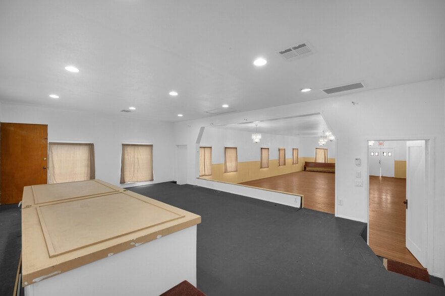 More Photos Of 1101 W Florence Ave, Los Angeles Religious Facility For Sale