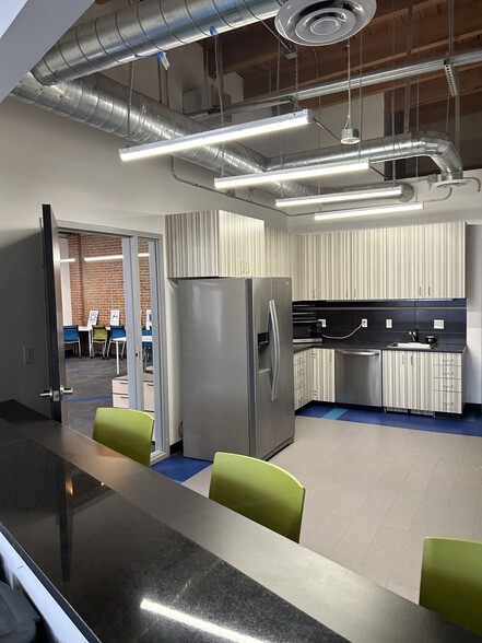 More Photos Of 1028 Park Ave W, Denver Office For Sale