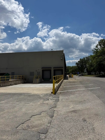 More Photos Of 8102 Blanding Blvd, Jacksonville Storefront For Lease