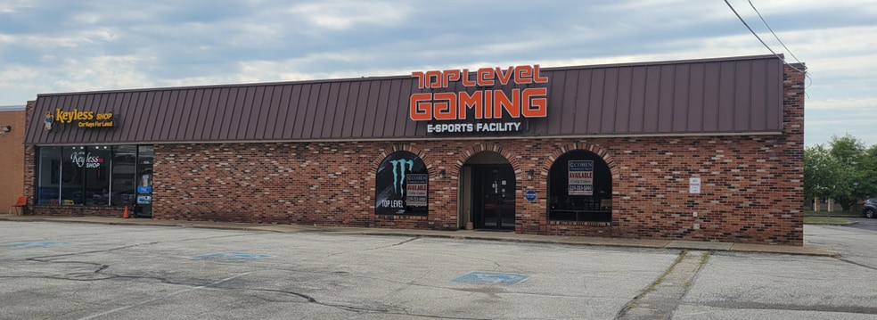 Primary Photo Of 6933 Pearl Rd, Middleburg Heights Freestanding For Lease