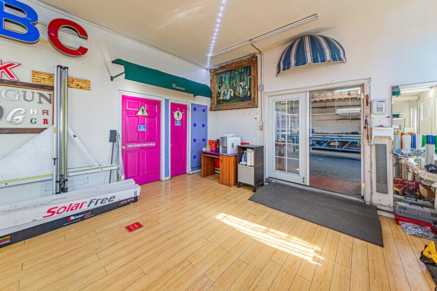 More Photos Of 4922 S Figueroa St, Los Angeles Storefront For Sale