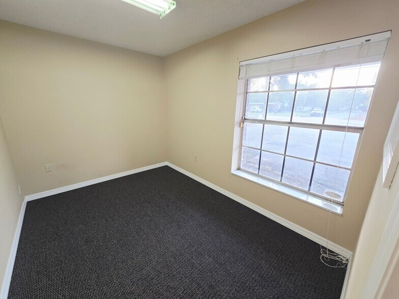 More Photos Of 437-443 Gaston Foster Rd, Orlando Office For Sale