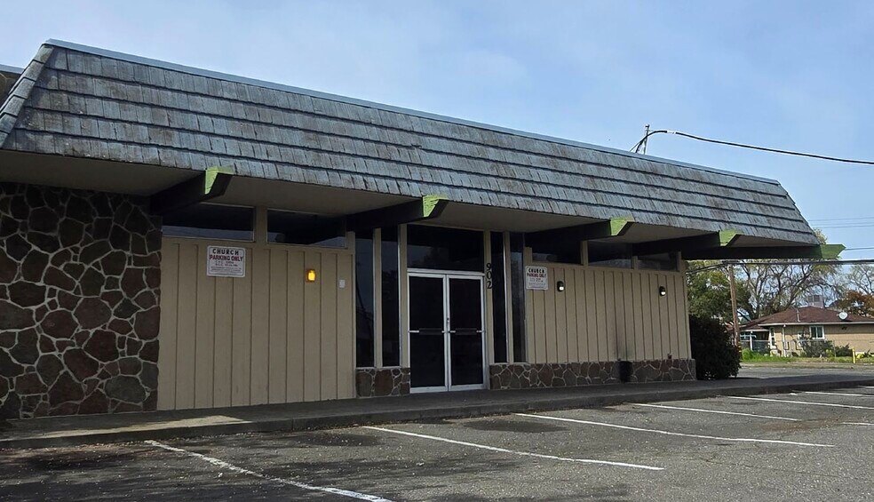 Primary Photo Of 902 Oak Ln, Rio Linda Office For Sale