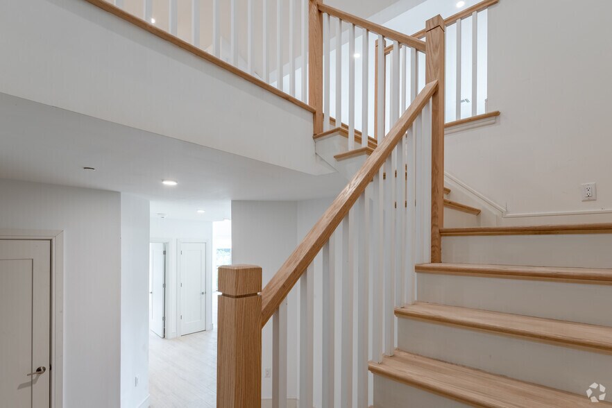 More Photos Of 545 S Livingston Ave, Livingston Apartments For Lease