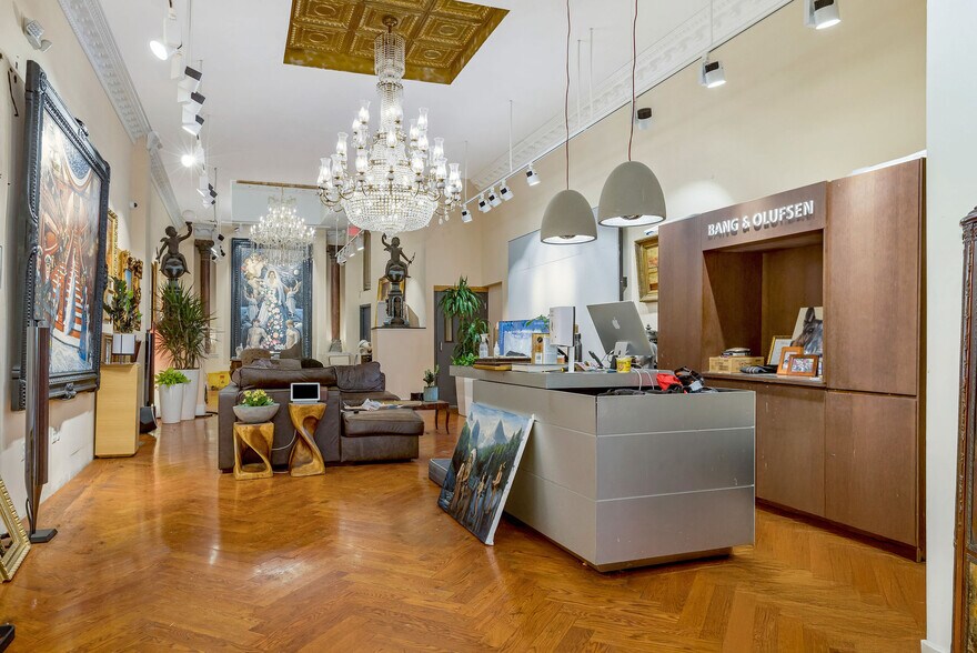 More Photos Of 6 W 4th St, Cincinnati Storefront Retail Office For Sale