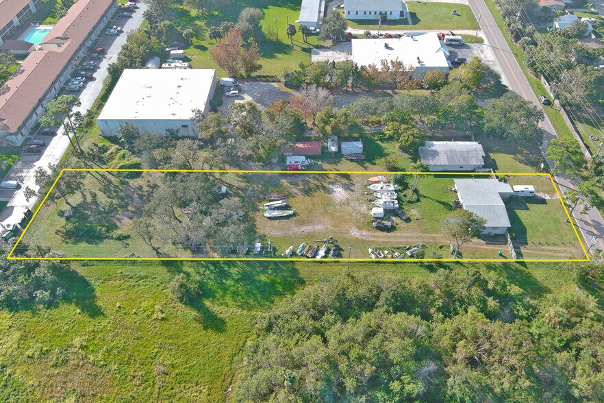 More Photos Of 420 S Plumosa St, Merritt Island General Retail For Sale