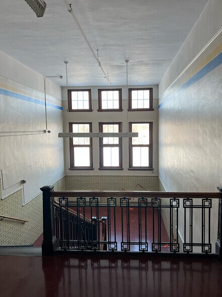 More Photos Of 2220 16th Ave N, Minneapolis Schools For Sale