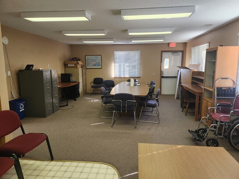 More Photos Of 1309 S Broadway St, Toledo Office For Sale