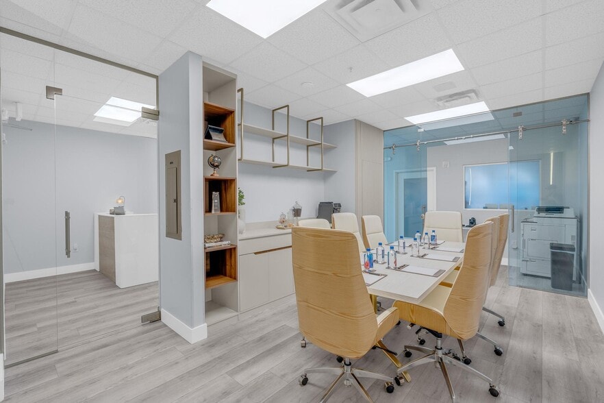 More Photos Of 2295 S Hiawassee Rd, Orlando Office For Sale
