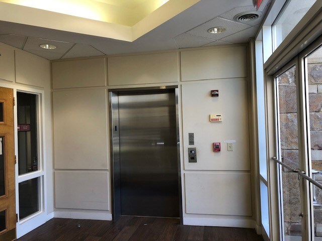 More Photos Of 19460 Old Jetton Rd, Cornelius Office For Lease