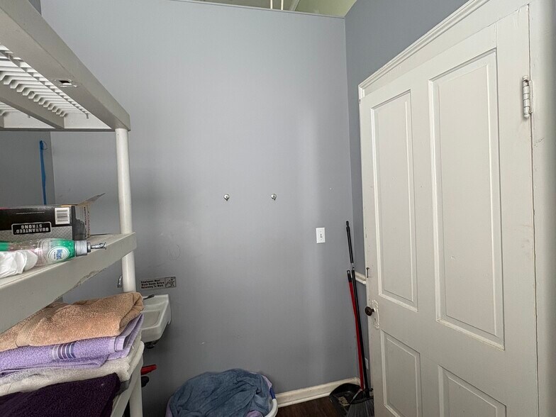 More Photos Of 209 Broad St, Manchester Office Residential For Sale