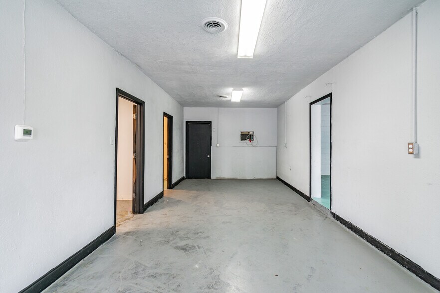 More Photos Of 3410 E 7th Ave, Tampa Loft Creative Space For Lease