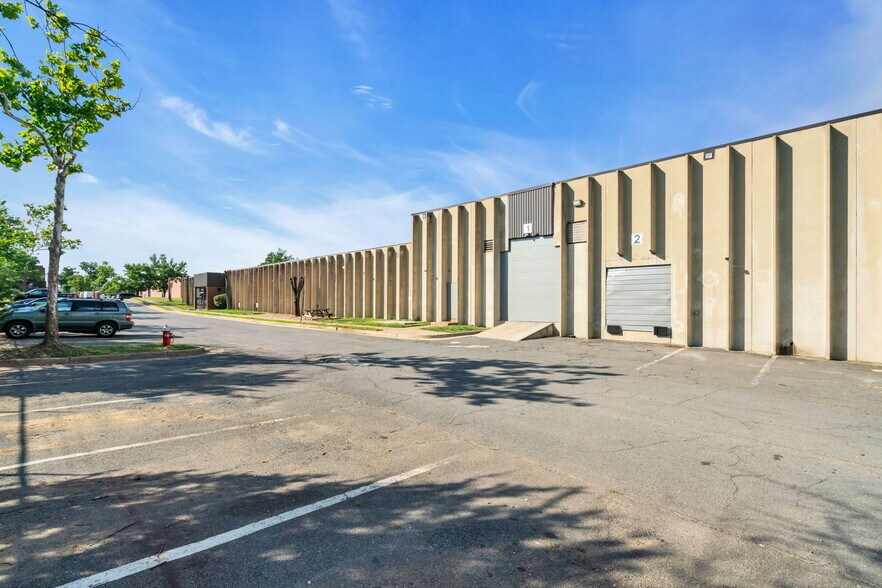 More Photos Of 5731 General Washington Dr, Alexandria Distribution For Sale