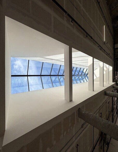 More Photos Of 220 Post St, San Francisco Storefront For Lease
