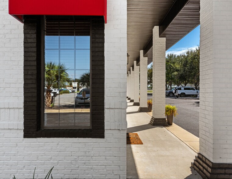 More Photos Of 1012 Airport Rd, Destin Office Residential For Sale