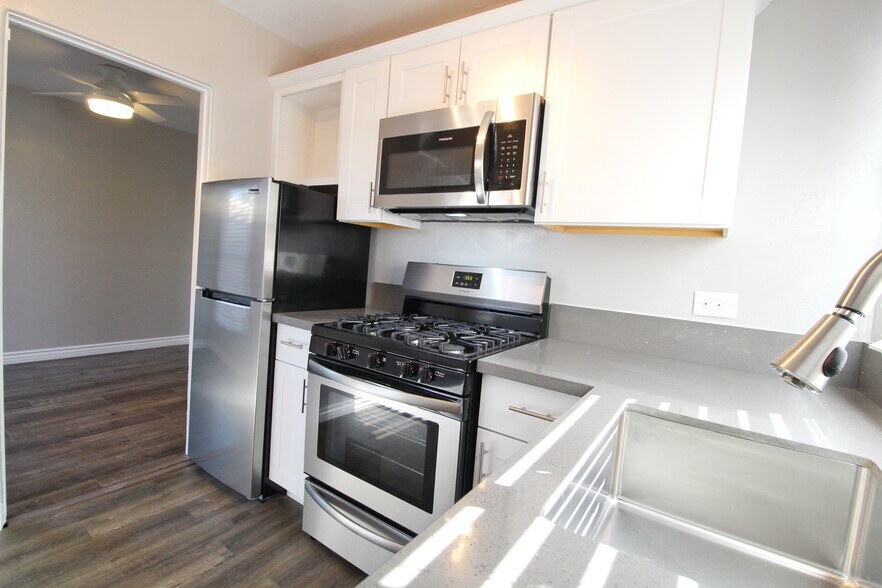 More Photos Of 4685 Hamilton St, San Diego Apartments For Sale