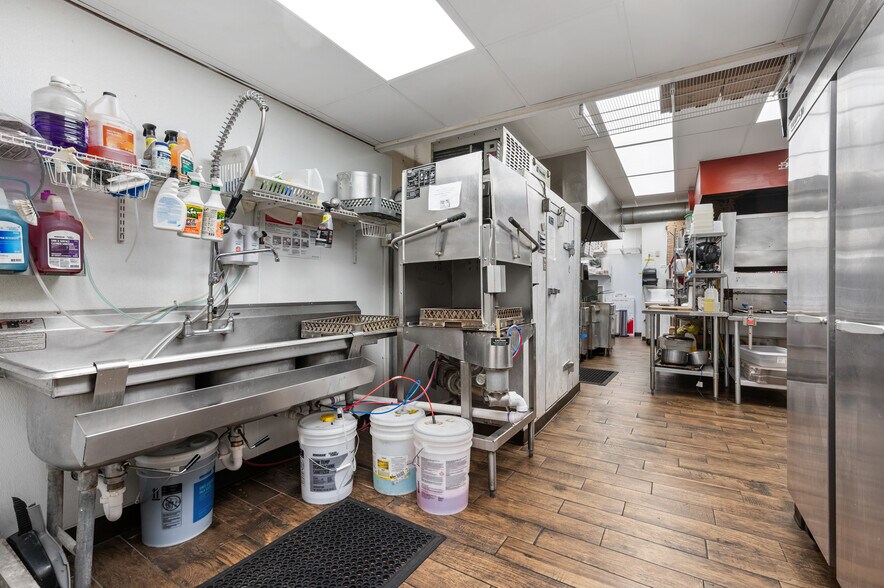 More Photos Of 3527 Washington Ave, Finleyville Freestanding For Sale