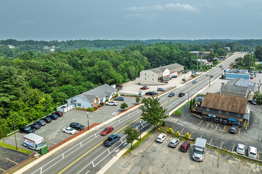 More Photos Of 694 Main St, Holden Office For Lease