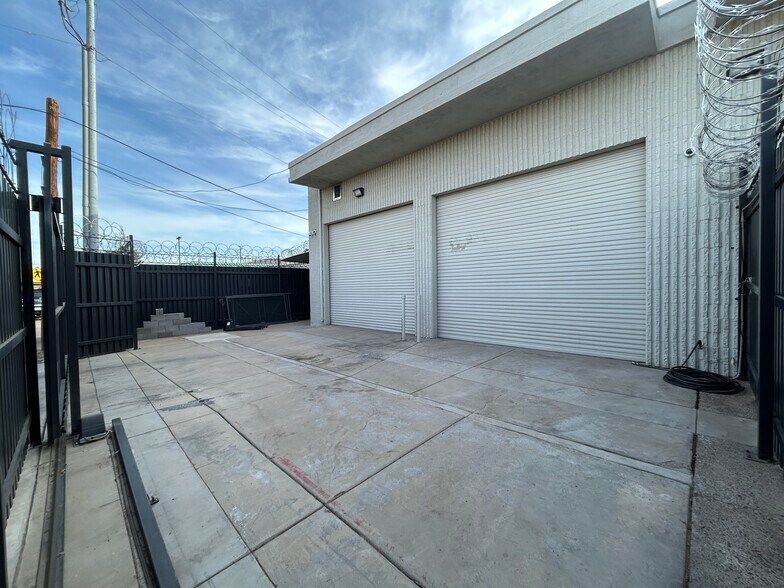 More Photos Of 2046 W Ironwood Dr, Phoenix Industrial For Sale