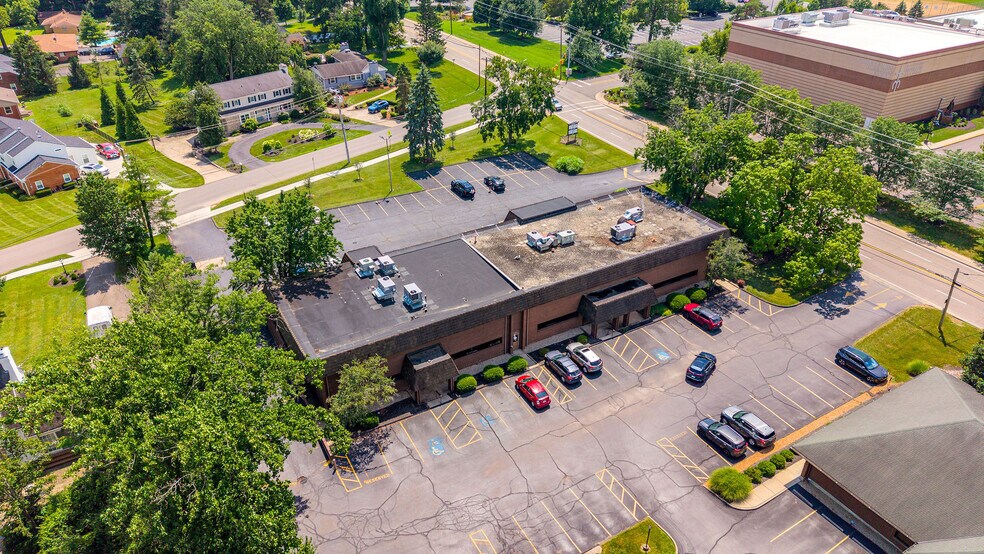 More Photos Of 9030 Montgomery Rd, Cincinnati Medical For Lease