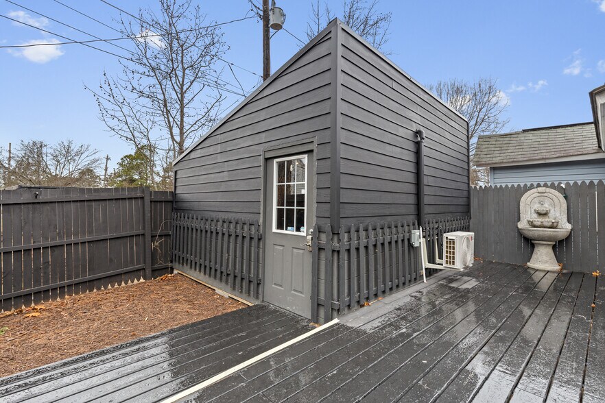 More Photos Of 16011 Cobb Island Rd, Newburg Garden Center For Lease