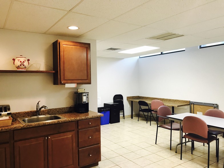 More Photos Of 10101 Academy Rd, Philadelphia Medical For Lease