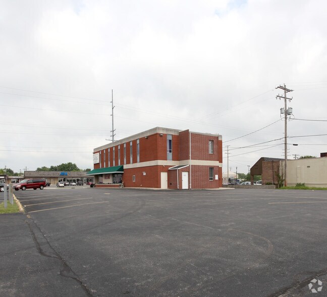 More Photos Of 4074 Hoover Rd, Grove City Office For Lease