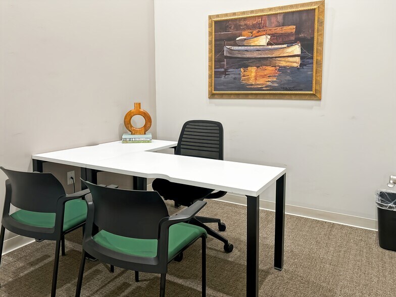 More Photos Of 890 W Elliot Rd, Gilbert Coworking Space