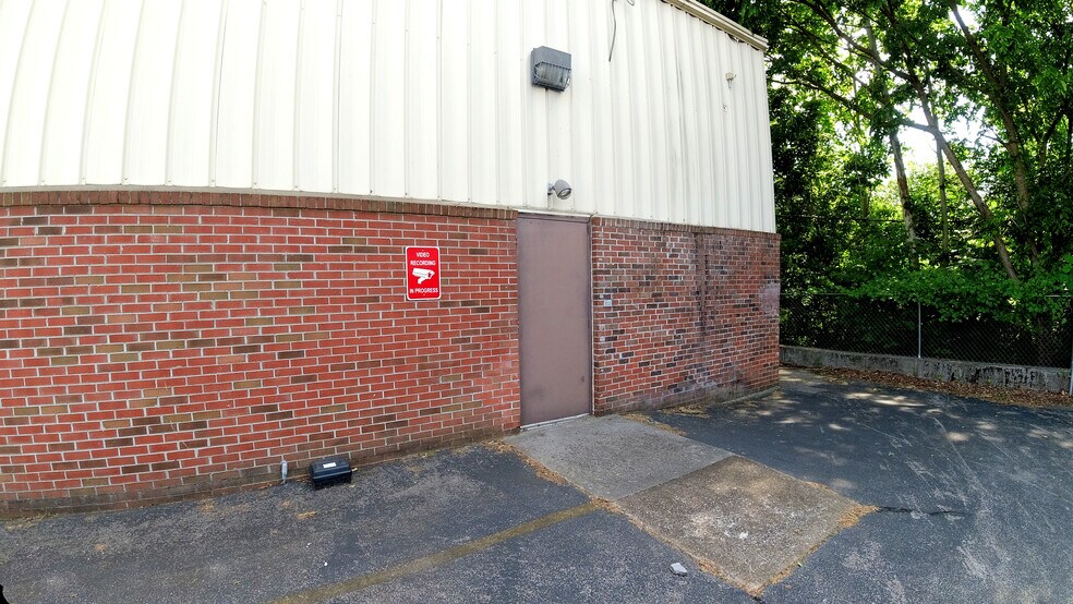 More Photos Of 856 Tennessee Ave, Etowah Drugstore For Lease